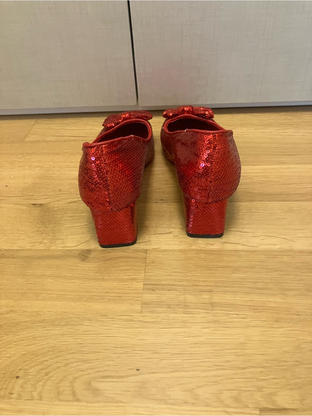 Red sequin shoes - Picture 3 of 4